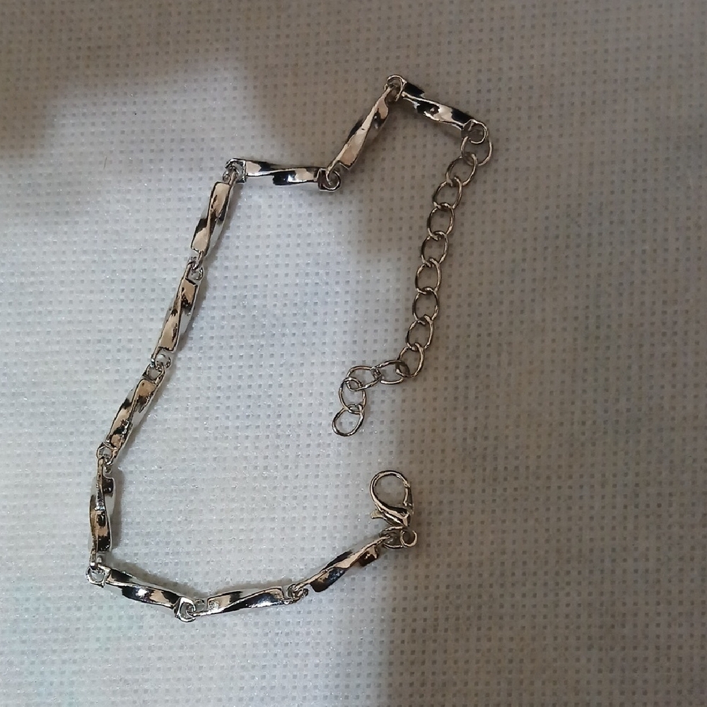 Elegant Silver Chain Bracelet